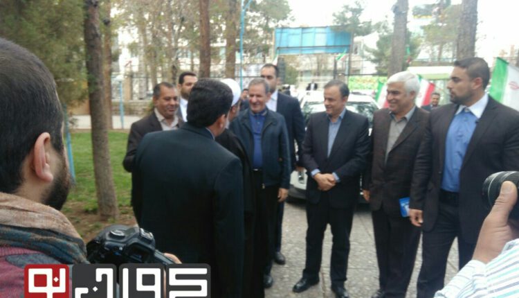 جهانگیری در هنگام ورود به فرمانداری کرمان
